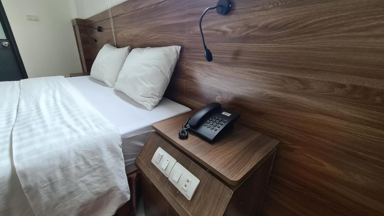 Thanh Hang Hotel Near Emerald My Dinh Ханой Экстерьер фото